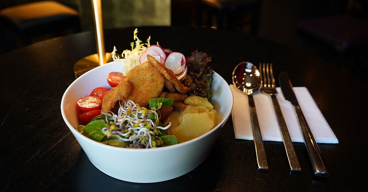 Schnitzelbowl im Glanz & Gloria